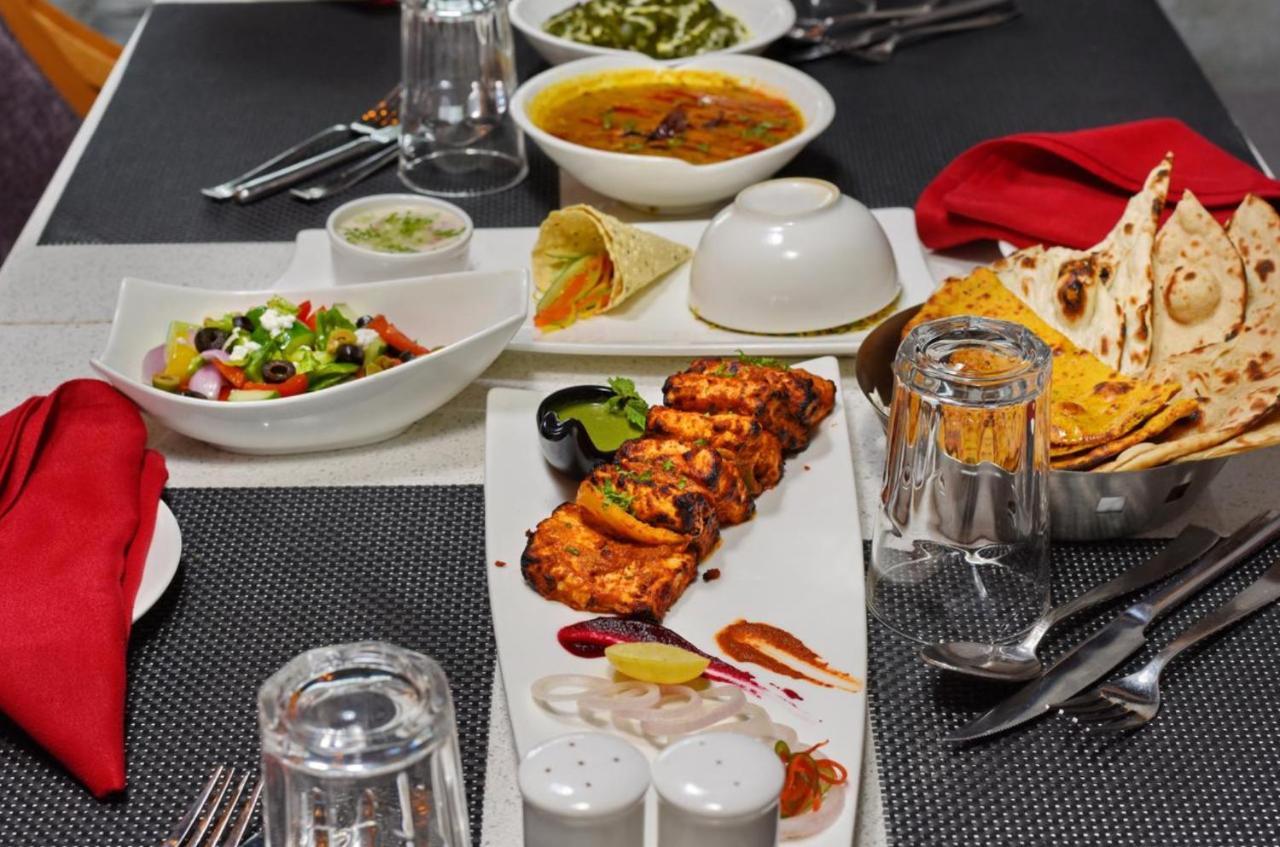 Hotel York Legacy -3 Minutes Walk From New Delhi Railway Station 'The 5 Star Ambience' Newly Built Kültér fotó